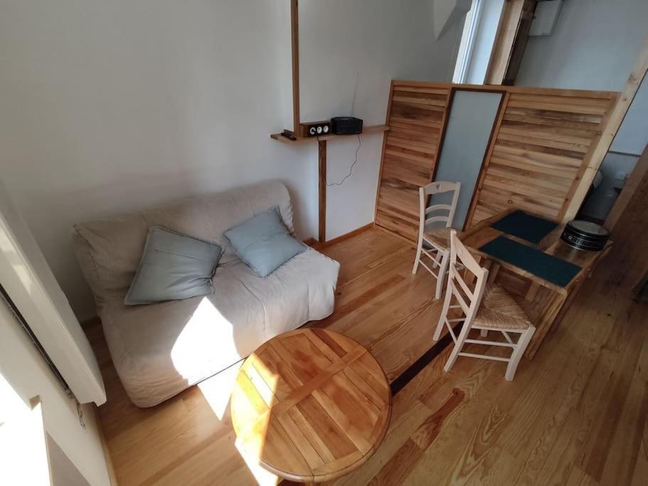 Studio Sympa Avec Petit Dejeuner Entre Canal Et Loire Roanne Luaran gambar